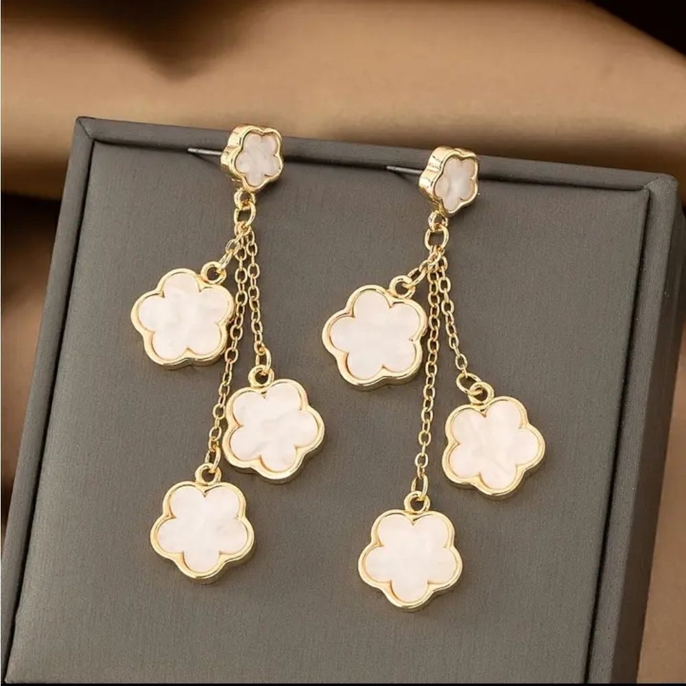 White Flower Five Leaf Clover Gold Dangle Earrings